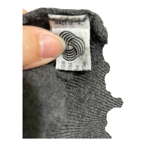 Pure wool womens raw neck grey sweater 100%wool. Long sleeve fits medium… - Picture 9 of 10